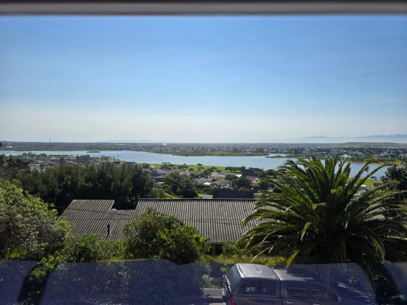 3 Bedroom Property for Sale in Lakeside Western Cape